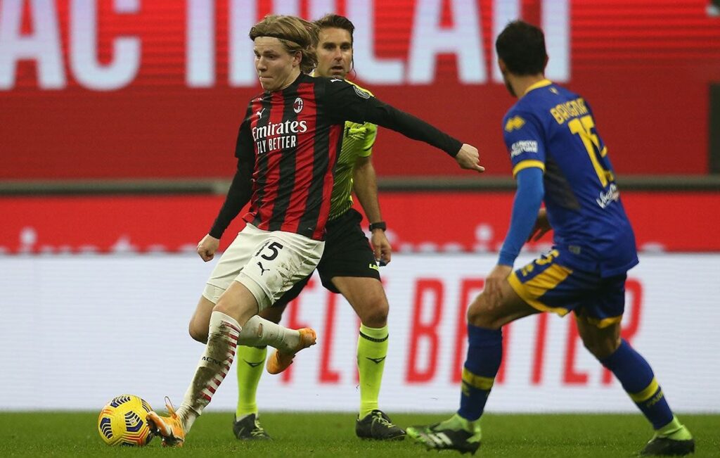 Soi kèo Parma vs AC Milan: Phân Tích Tài Xỉu