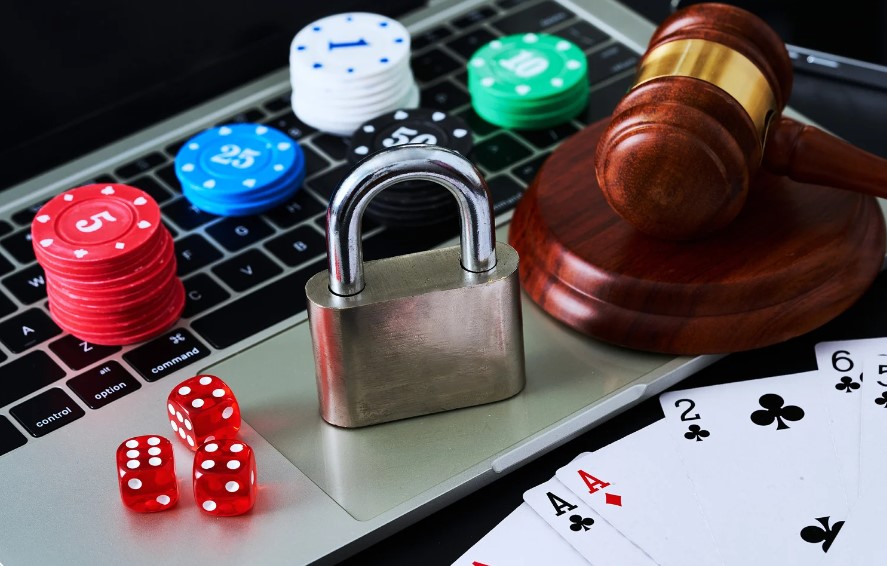 Ưu điểm của Online Poker